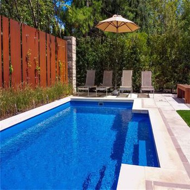 Pagar Panel Layar Warna Berkarat