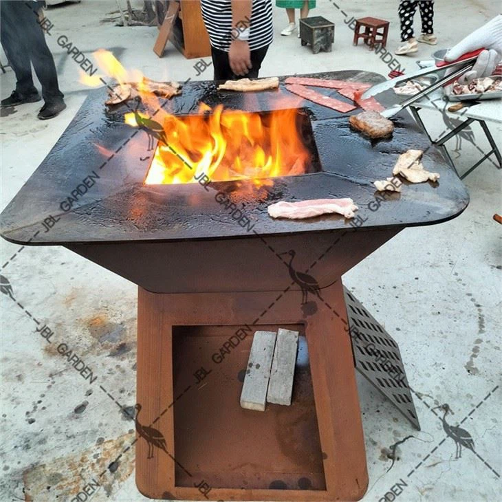 Lapangan Luar Bbq
