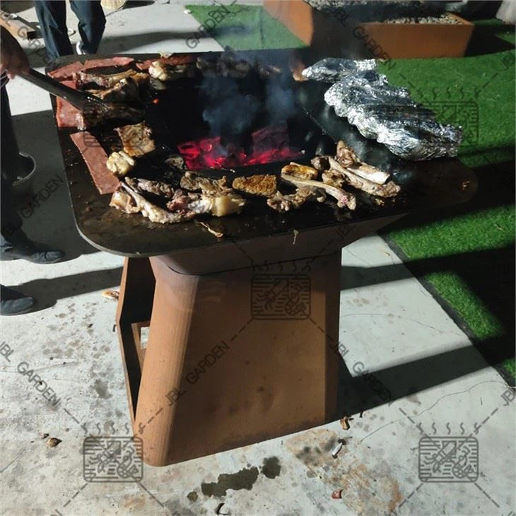 Barbeque Baja Pembakaran Kayu Luar Ruangan