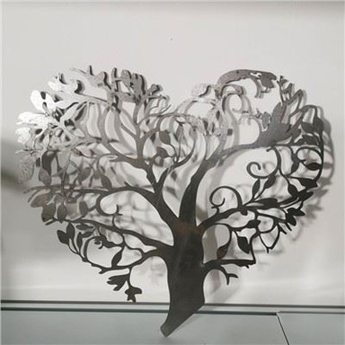 Ornamen Taman Bola Logam