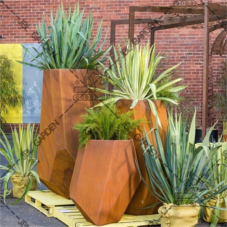Veradek Corten Planter