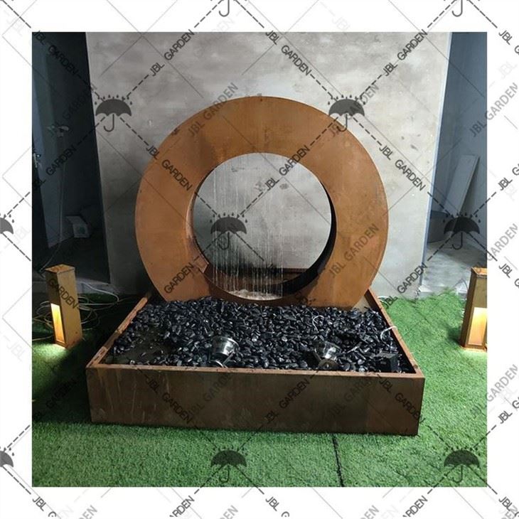 Taman Air Mancur Fitur Air