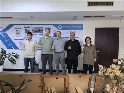 Klien Polandia Mengunjungi Perusahaan dan Pabrik Kami